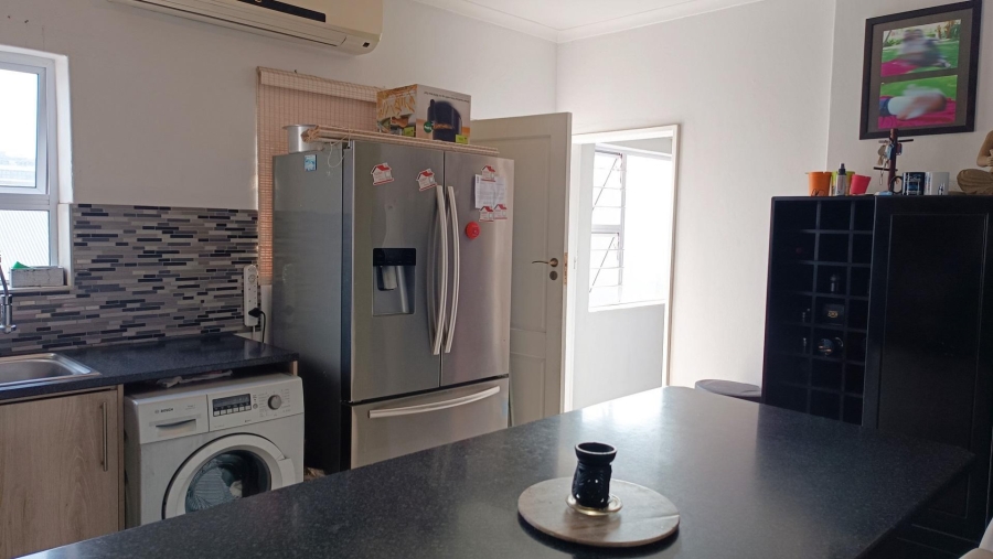 2 Bedroom Property for Sale in Zonnebloem Western Cape